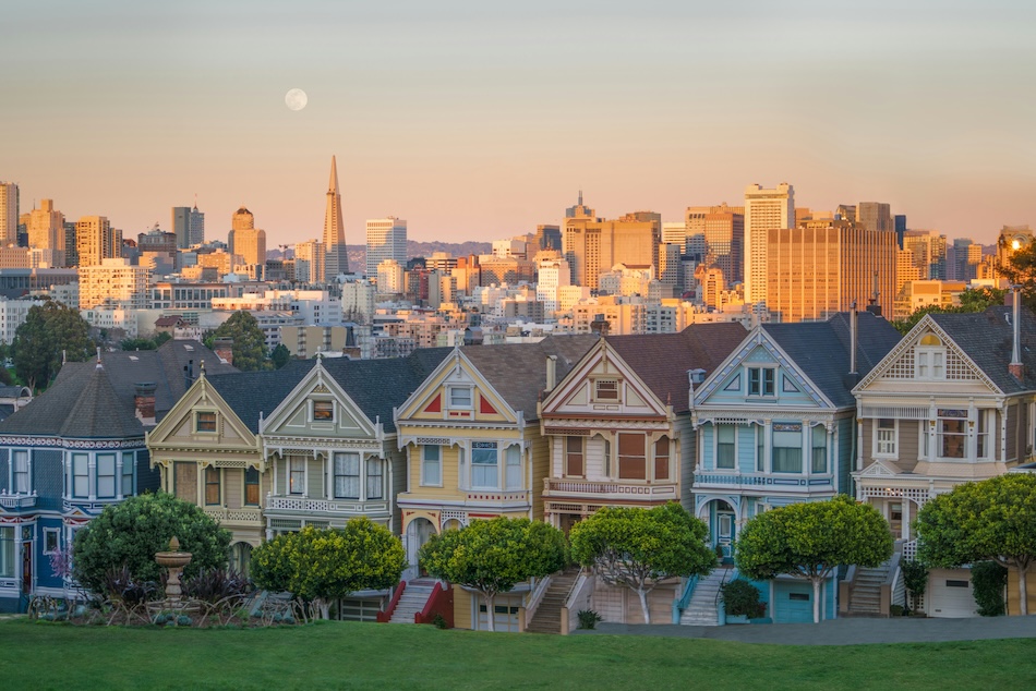 7 ladies con skyline di San Francisco