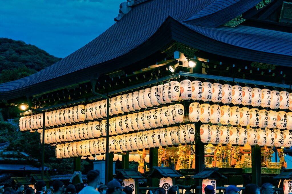 yasaka-kyoto La magia del santuario di Yasaka di notte