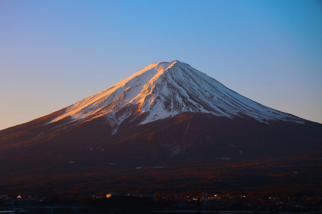 Il Monte Fuji all’alba